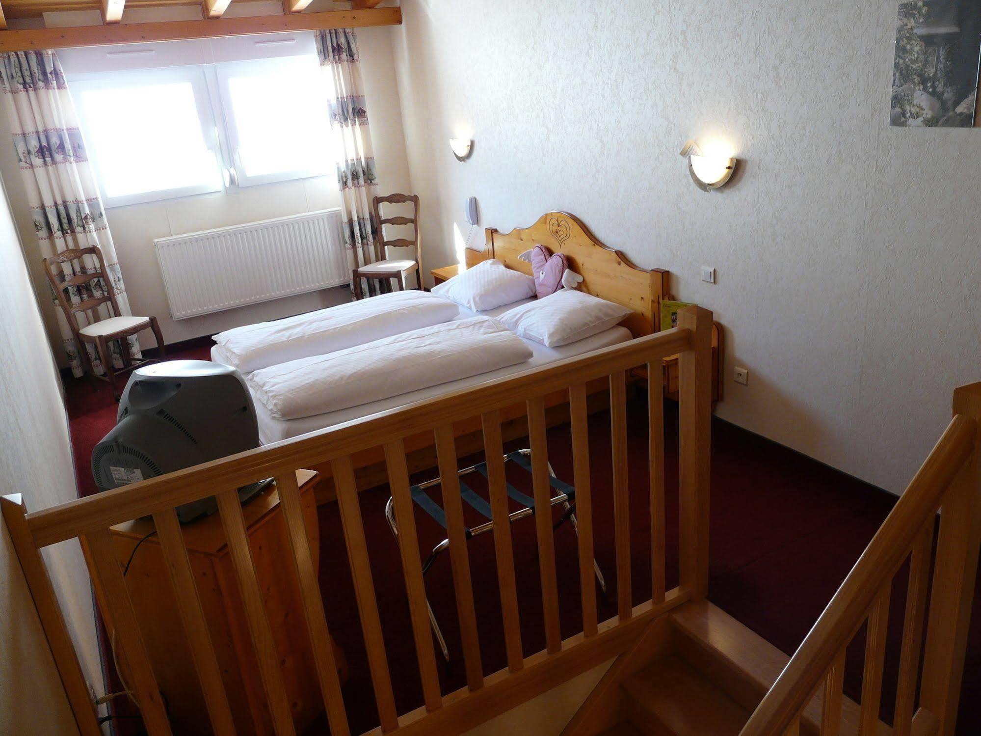 Logis Hotel Restaurant La Petite Auberge Alsace Le Hohwald Exterior foto